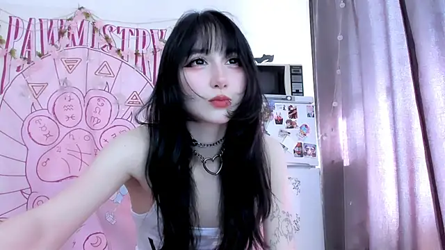 Holy420lolii online show from 06/19/26, 01:59