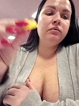 GeorgiaLerox online show from 12/21/25, 12:56