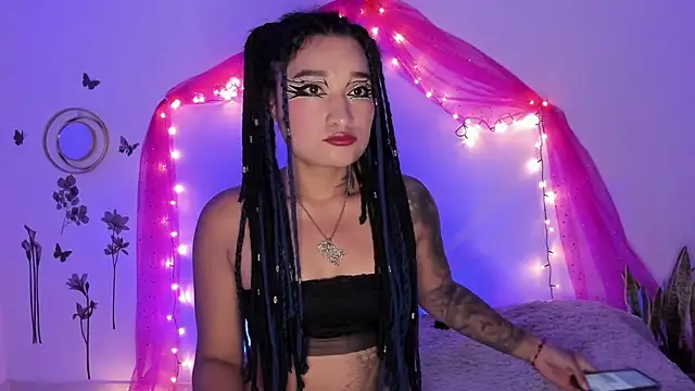 Eva Lee  online show from 01/25/25, 06:01