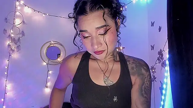 Eva Lee  online show from 02/25/25, 06:36