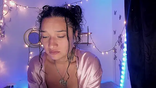 Eva Lee  online show from 03/02/25, 09:10