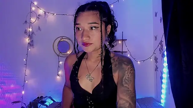 Eva Lee  online show from 03/04/25, 07:30