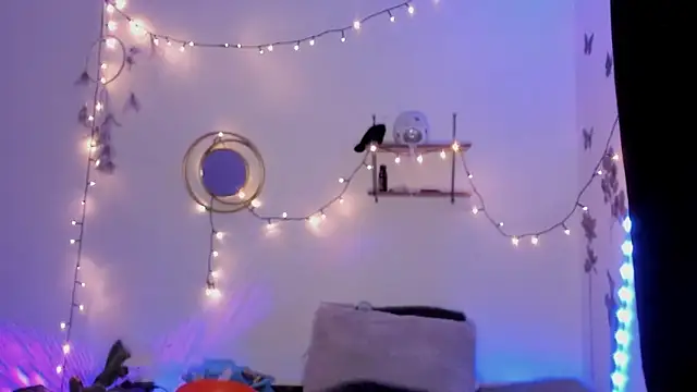 Eva Lee  online show from 03/11/25, 07:48