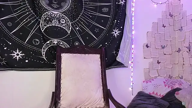 Eva Lee  online show from 09/09/25, 06:24