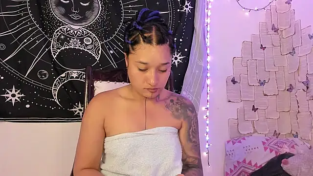 Eva Lee  online show from 09/10/25, 05:40