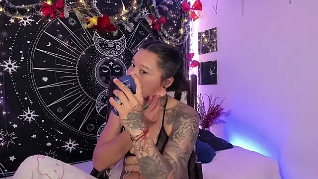 Eva Lee  online show from 12/16/25, 08:19