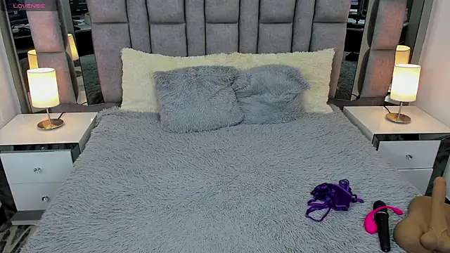 EMMAHILL1 online show from 03/01/25, 06:11