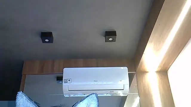 Skinny-Kitten online show from 10/29/25, 07:59