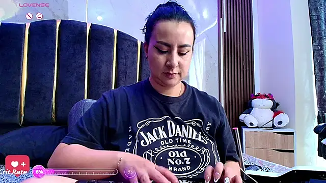 Abril Luv online show from 09/13/25, 01:33