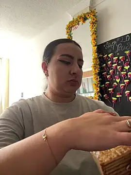 Abril Luv online show from 09/22/25, 01:02