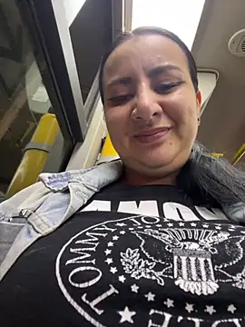 Abril Luv online show from 09/25/25, 12:14