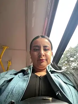 Abril Luv online show from 12/21/25, 11:50