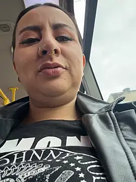 Abril Luv online show from 04/08/26, 12:16