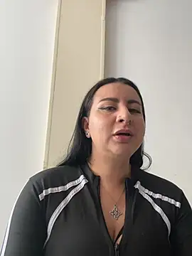 Snapshot of Abril_Luv chatting on 04/20/26, 01:36 Abril Luv online show from 04/20/26, 01:36