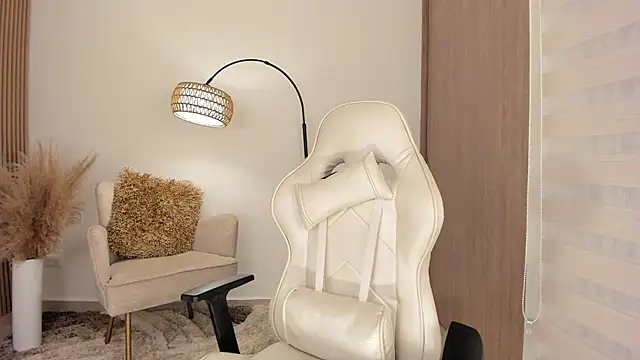 wandathompson  online show from 09/30/25, 11:04