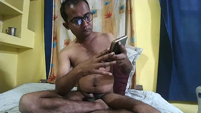 Snapshot of Cute_boy2000 chatting on 12/20/24, 10:38 Cute boy2000 online show from 12/20/24, 10:38