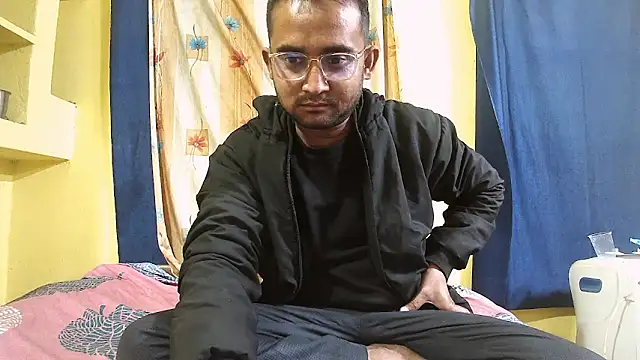 Snapshot of Cute_boy2000 chatting on 01/24/25, 01:24 Cute boy2000 online show from 01/24/25, 01:24