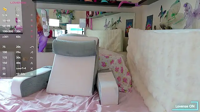 FluffyRainbowKity online show from 05/03/26, 08:20