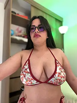 Snapshot of andra_rose chatting on 12/30/24, 12:11 andra rose online show from 12/30/24, 12:11