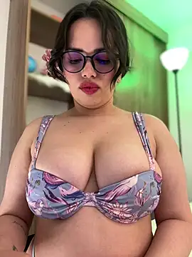 Snapshot of andra_rose chatting on 01/09/25, 11:02 andra rose online show from 01/09/25, 11:02