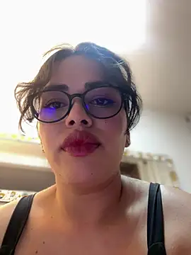 Snapshot of andra_rose chatting on 01/19/25, 12:17 andra rose online show from 01/19/25, 12:17