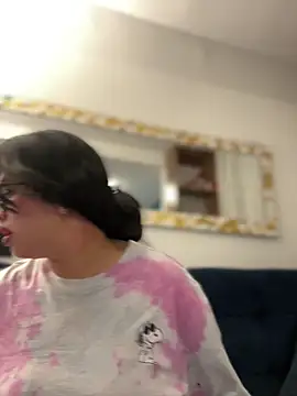 Snapshot of andra_rose chatting on 02/09/25, 12:28 andra rose online show from 02/09/25, 12:28