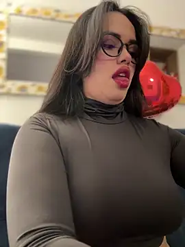 Snapshot of andra_rose chatting on 02/11/25, 11:22 andra rose online show from 02/11/25, 11:22