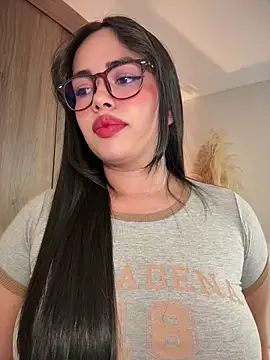 Snapshot of andra_rose chatting on 07/17/26, 11:20 andra rose online show from 07/17/26, 11:20