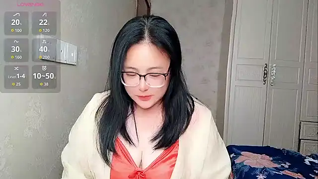 Snapshot of Vivianangn-e chatting on 06/11/26, 08:12 Vivianangn-e online show from 06/11/26, 08:12