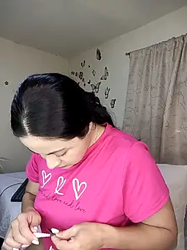 Snapshot of Juli_Castillo8 chatting on 02/12/25, 01:59 Juli Castillo8 online show from 02/12/25, 01:59
