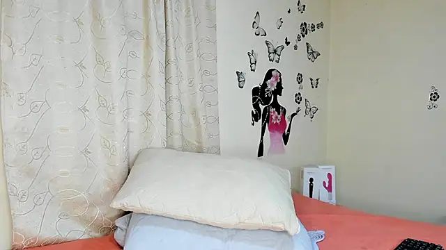 Snapshot of Juli_Castillo8 chatting on 03/09/25, 01:26 Juli Castillo8 online show from 03/09/25, 01:26