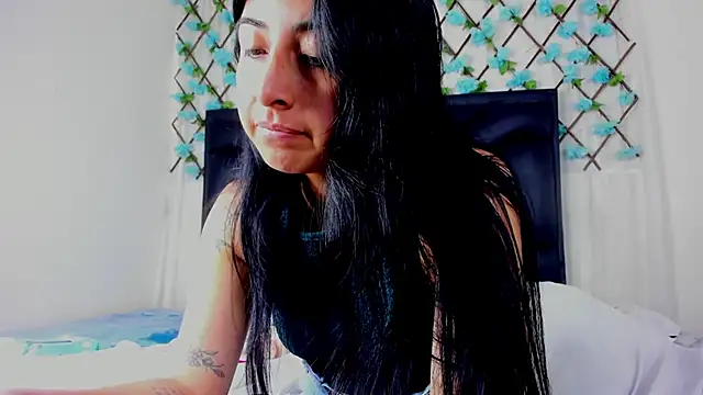 Snapshot of EmmaWilliamss chatting on 06/05/26, 03:07 EmmaWilliamss online show from 06/05/26, 03:07