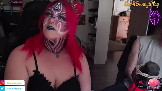 Snapshot of DarkBunnyPlay chatting on 03/02/25, 11:50 DarkBunnyPlay online show from 03/02/25, 11:50