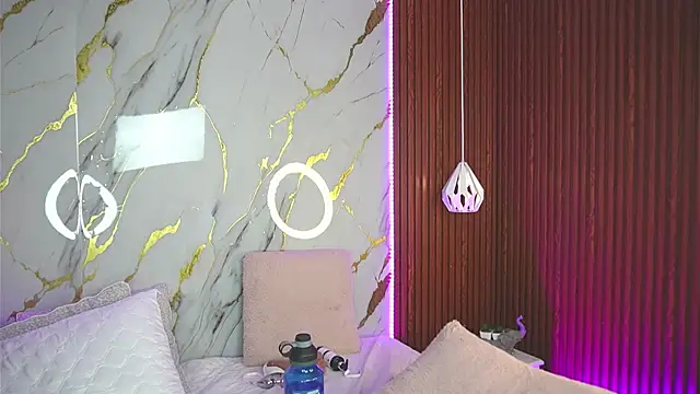 haylie  online show from 12/25/24, 04:54