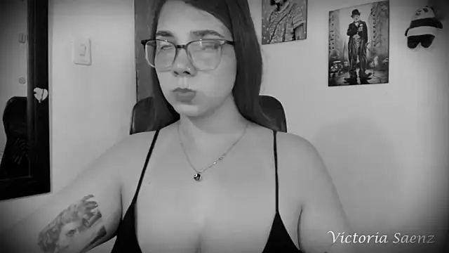 victoriaasaenz  online show from 02/13/25, 12:57