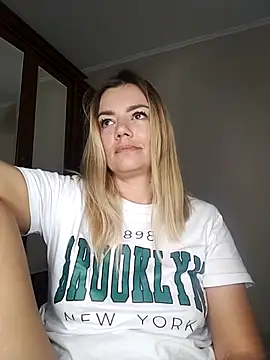 KrissSexi online show from 10/06/25, 02:31