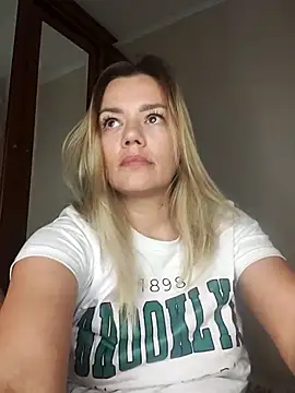 KrissSexi online show from 10/18/25, 08:31