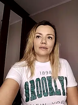 KrissSexi online show from 10/23/25, 05:18