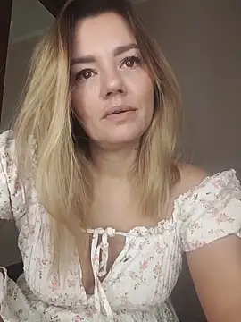 KrissSexi online show from 11/05/25, 06:24