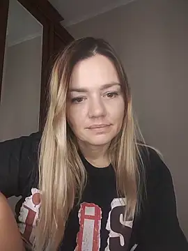 KrissSexi online show from 11/18/25, 05:12