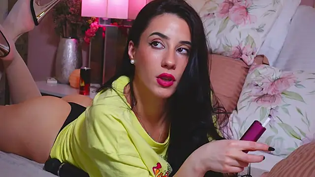 Snapshot of AmeliaJune chatting on 02/12/26, 11:00 AmeliaJune online show from 02/12/26, 11:00