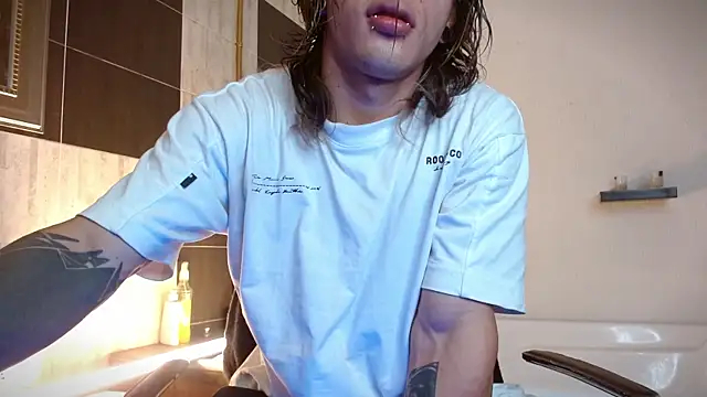 AlbertBernal69 online show from 12/19/25, 02:40