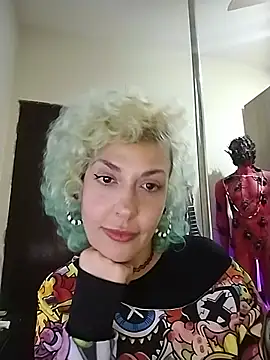 Snapshot of MariLouM chatting on 07/06/26, 01:02 MariLouM online show from 07/06/26, 01:02