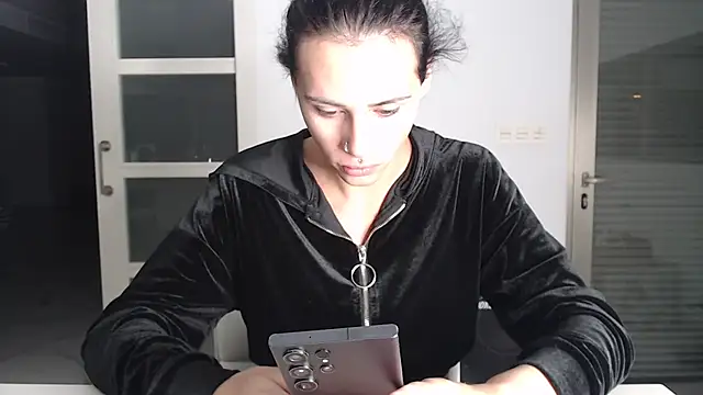 Snapshot of Gianina-Ts chatting on 02/05/25, 06:13 Gianina-Ts online show from 02/05/25, 06:13