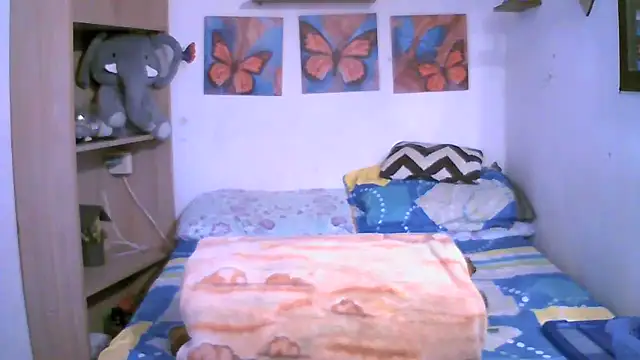 ChiaraFioree online show from 04/24/26, 09:06