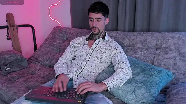 Snapshot of Mark_Kamper chatting on 09/19/25, 11:38 Mark Kamper online show from 09/19/25, 11:38