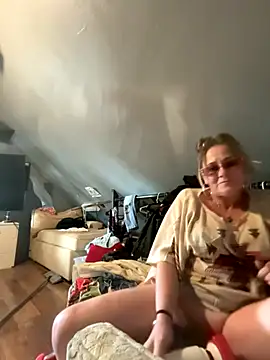 SummerBlueMoon online show from 11/11/25, 09:26