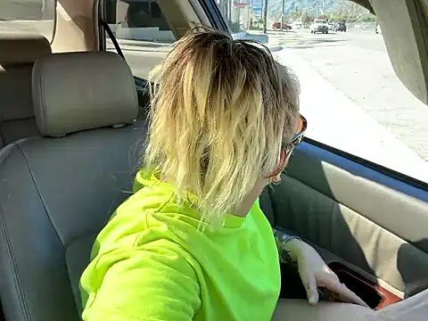 SummerBlueMoon online show from 02/28/26, 09:38