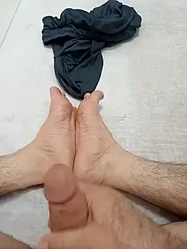 Snapshot of Hardapple01 chatting on 12/09/24, 12:56 Hardapple01 online show from 12/09/24, 12:56