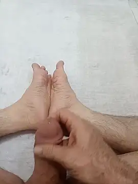 Snapshot of Hardapple01 chatting on 12/10/24, 06:17 Hardapple01 online show from 12/10/24, 06:17